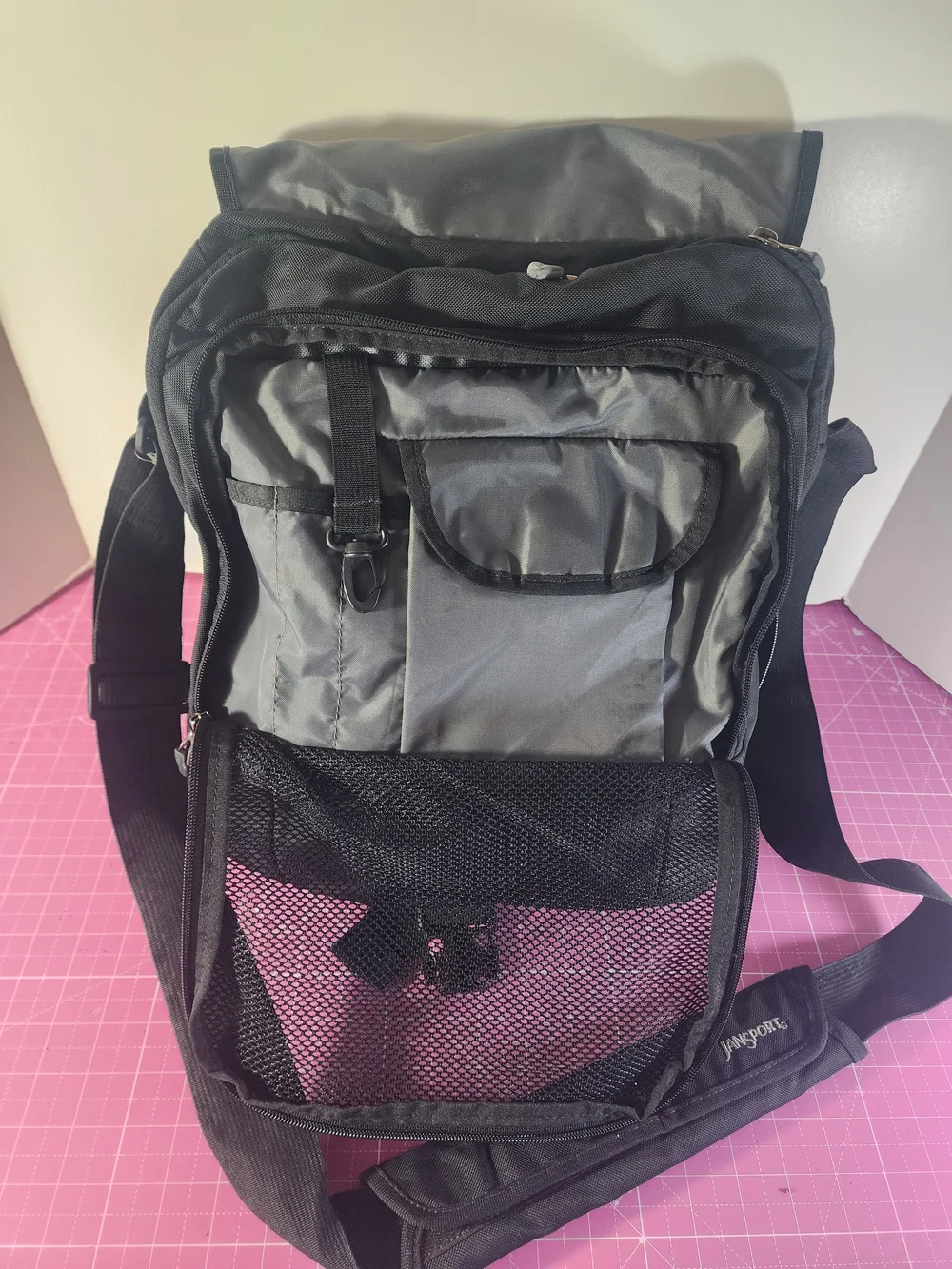 Vintage Jansport Black Messenger Adjustable Shoulder Bag Computer Pocket